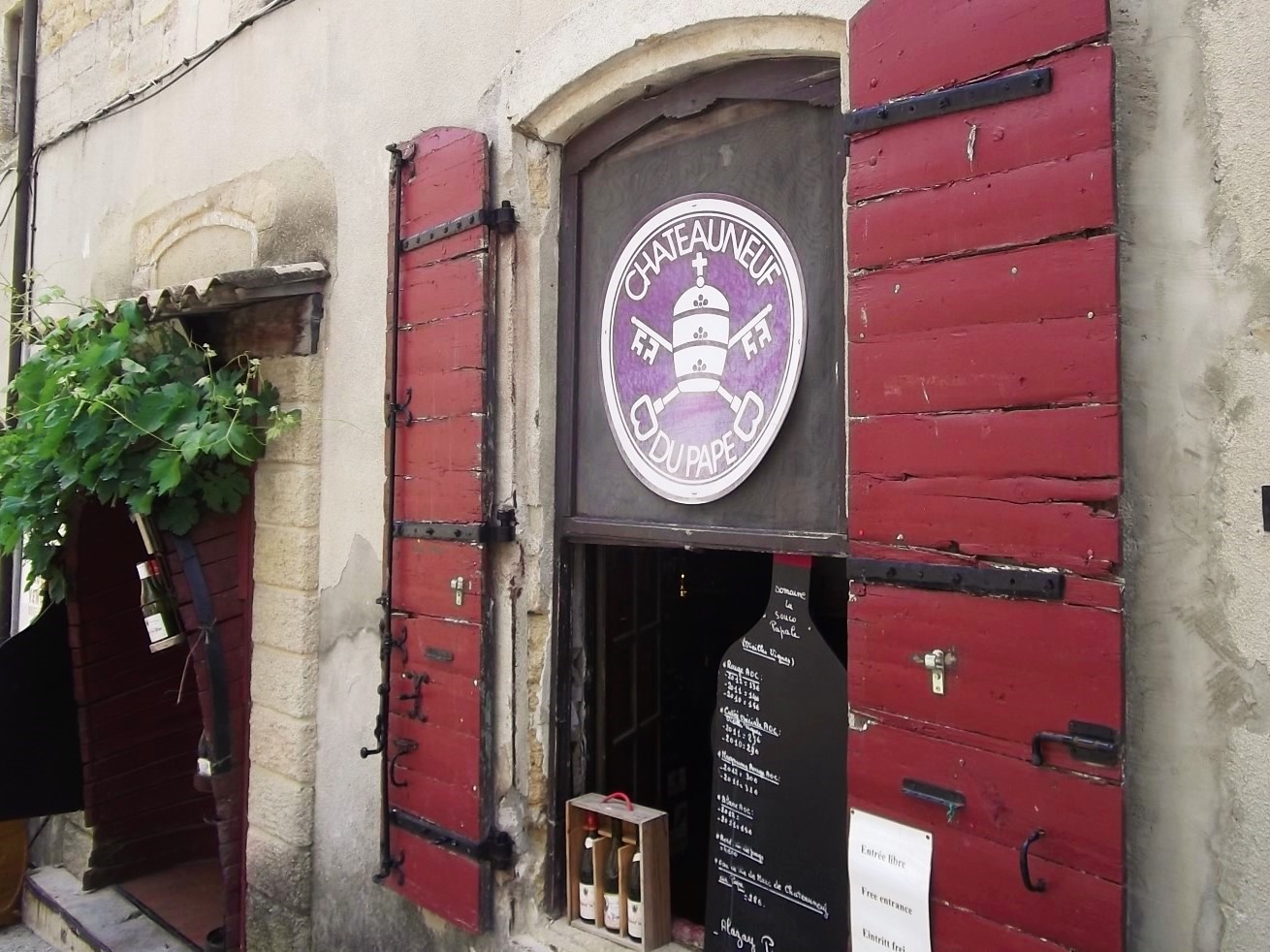 Tour 1 - Ch&acirc;teauneuf-du-Pape village